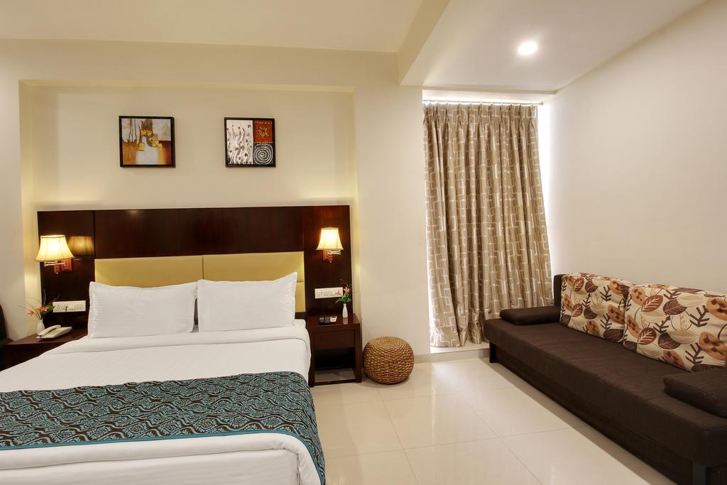 Hotel Sai Jashan Shirdi - Where Blessings & Comfort Meet Екстериор снимка